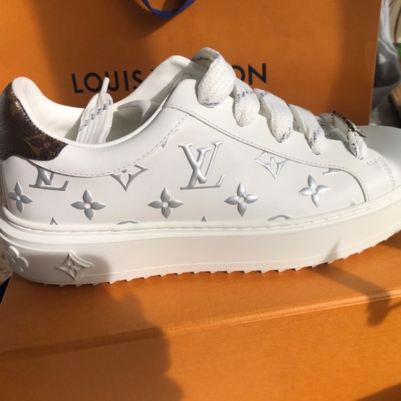 Louis Vuitton Time Out Sneaker - Picture 9 of 12